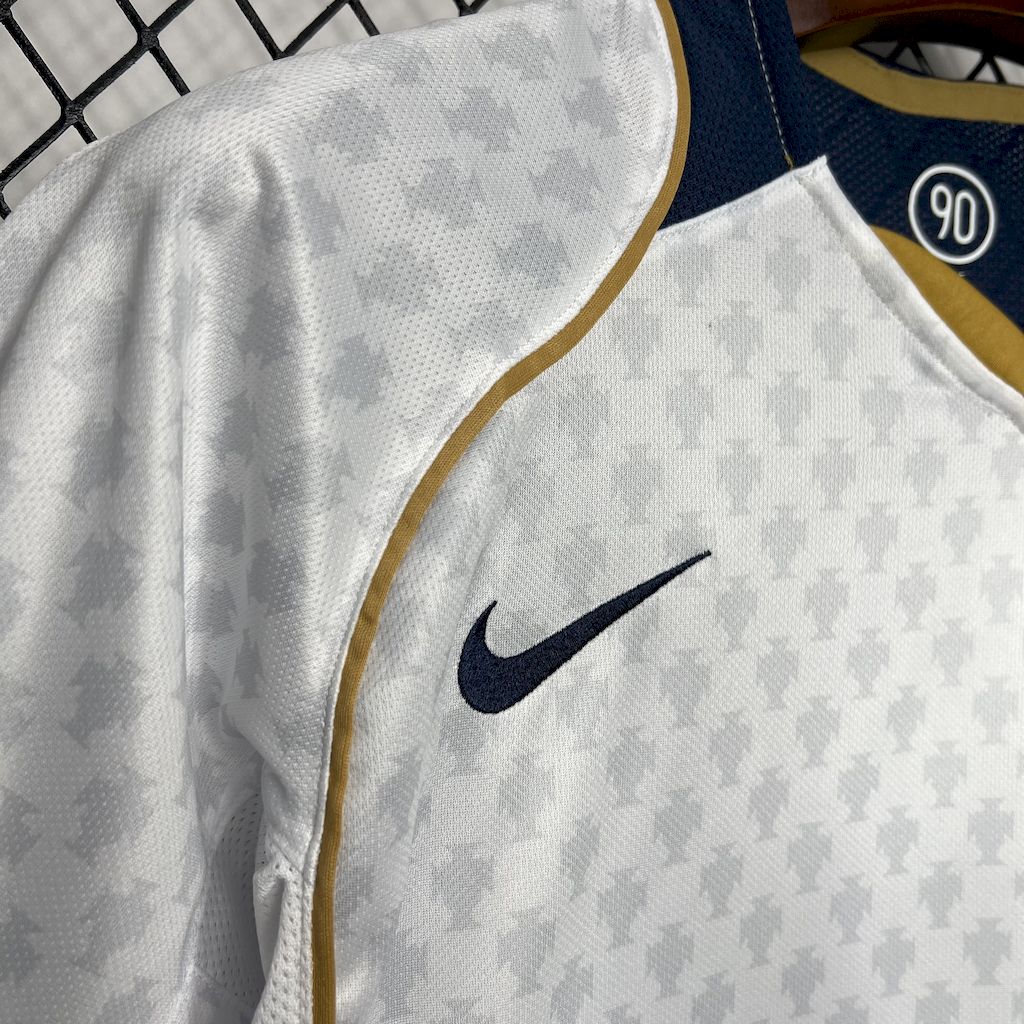 Portugal 2° Uniforme 2004