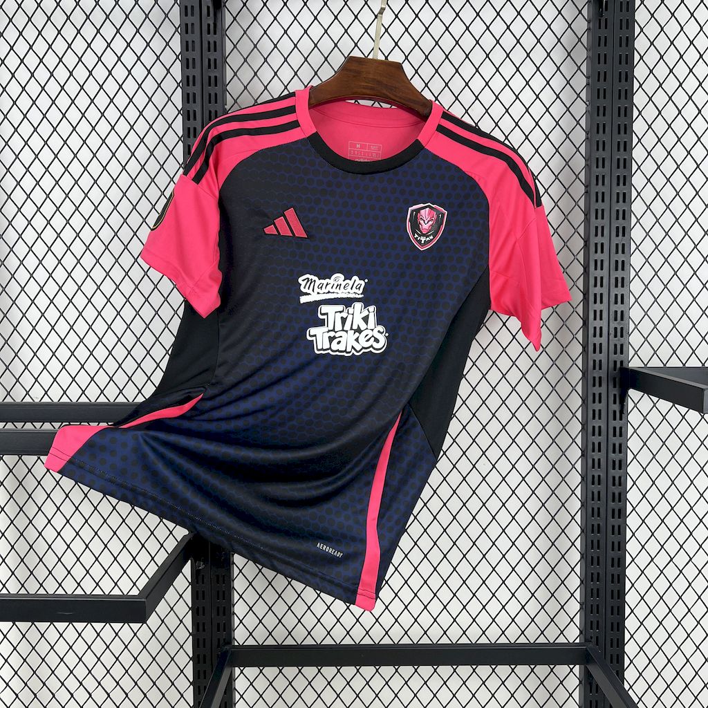 Real Titan 1° Uniforme 2025 - 2026