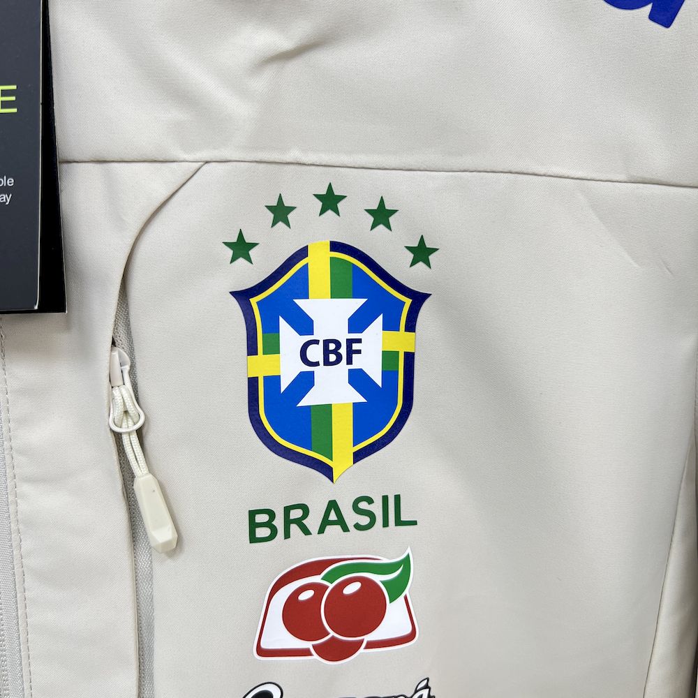 Brasil Corta-Vento Branco 2025