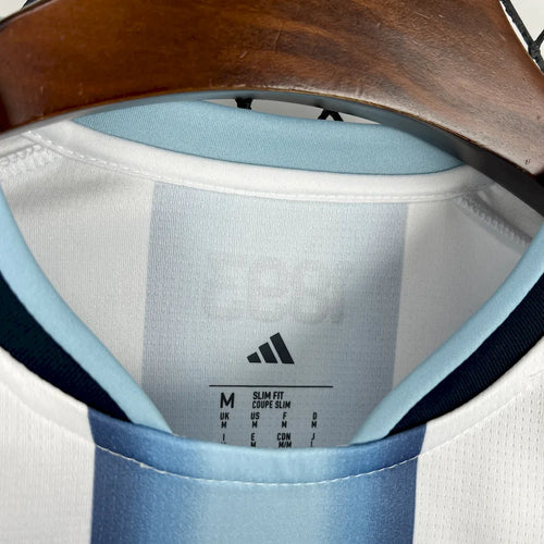 Argentina 1° Uniforme 2026 com Patch Campeão 2022